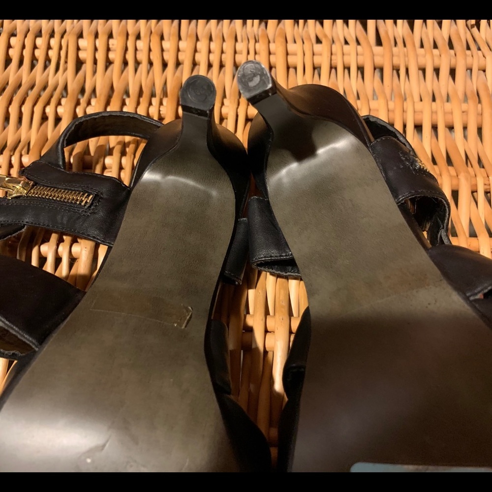 Heels - Picture 6 of 7